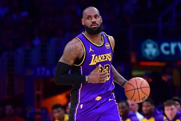 James xuất hiện tại Phòng đào tạo Cavaliers! Gần đây trong k