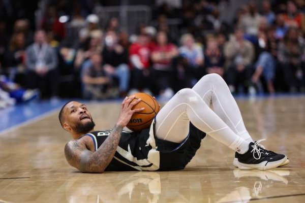 George: Rockets rất phù hợp với Lillard, họ có đủ nguồn lực phòng thủ để bao quanh Lillard