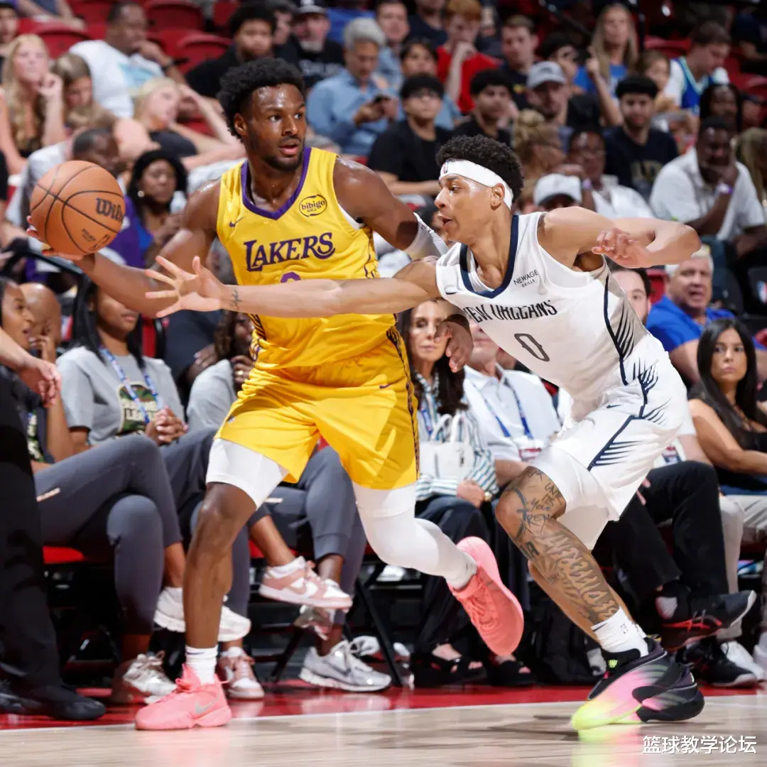 Trượt giống như vách đá! Bị nghiền nát bởi brownie! Lakers đ