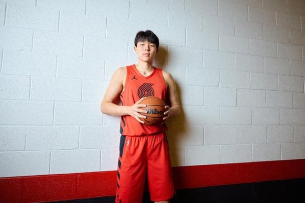 NBA chính thức: Trò chơi Summer League của Yang Hansen trung