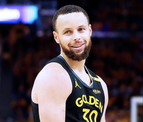 Curry nói về mức lương thấp: Tôi muốn lấy cổ phần của nhóm v